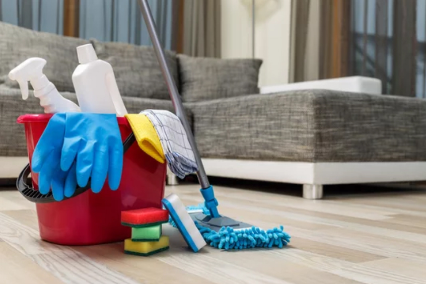 How to Choose the Right Floor Mops and Accessories